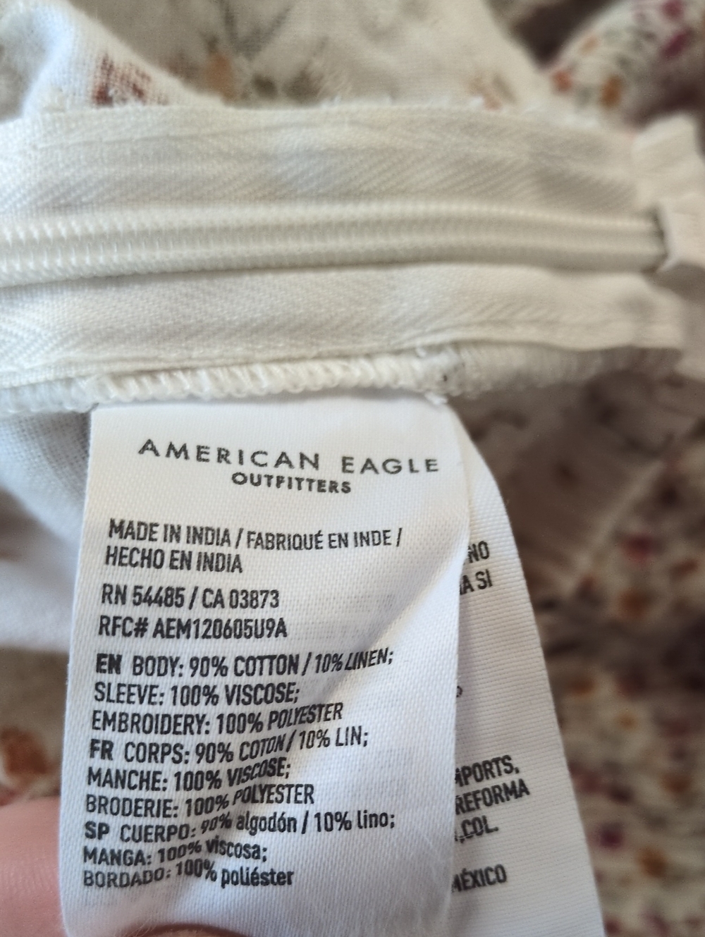 American Eagle Floral Eyelet Long-Sleeve V-Neck Embroidered Crop Top Size Medium - Picture 6 of 9